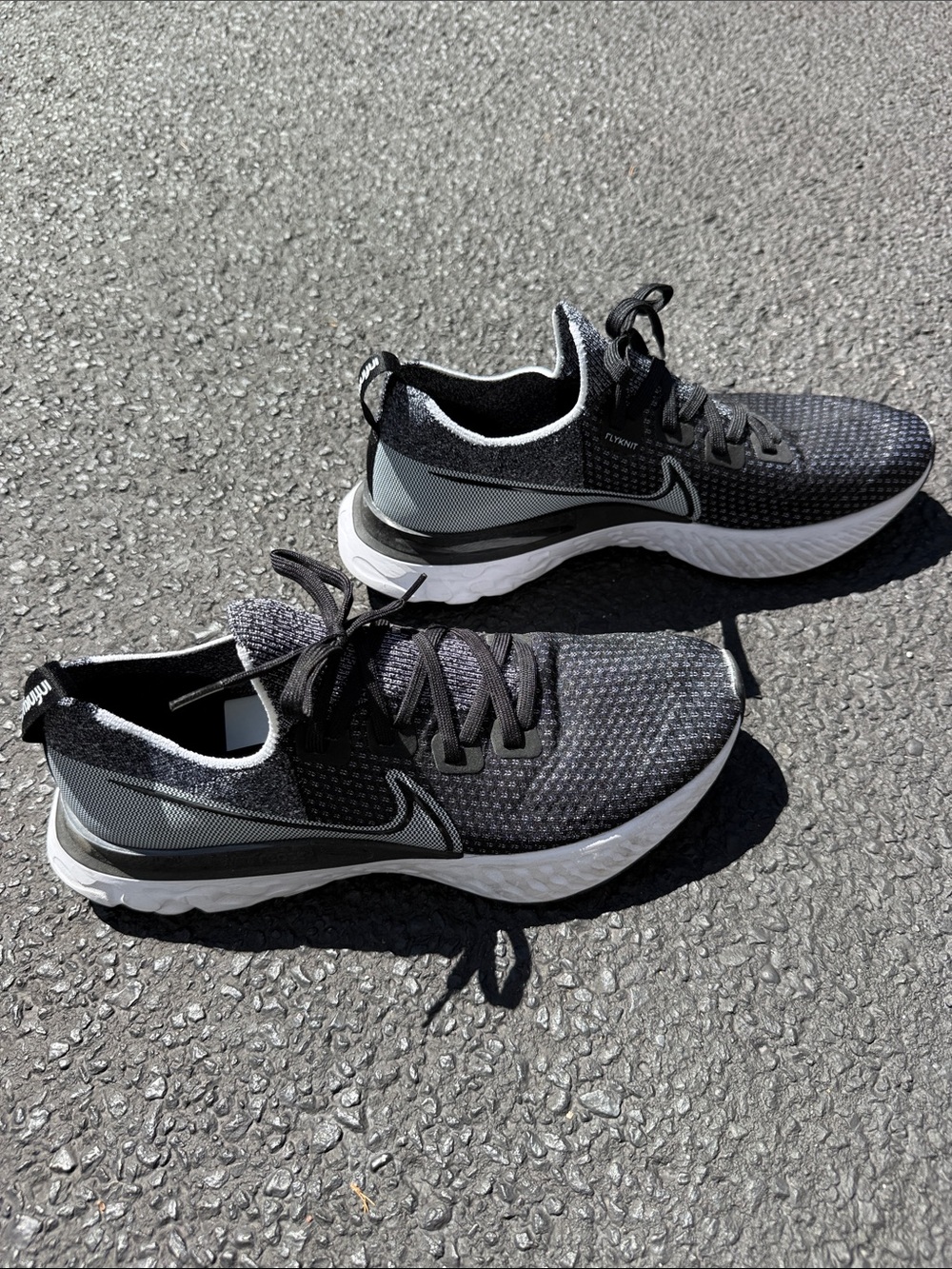 Nike Men’s Black and White Athletic Running Shoes